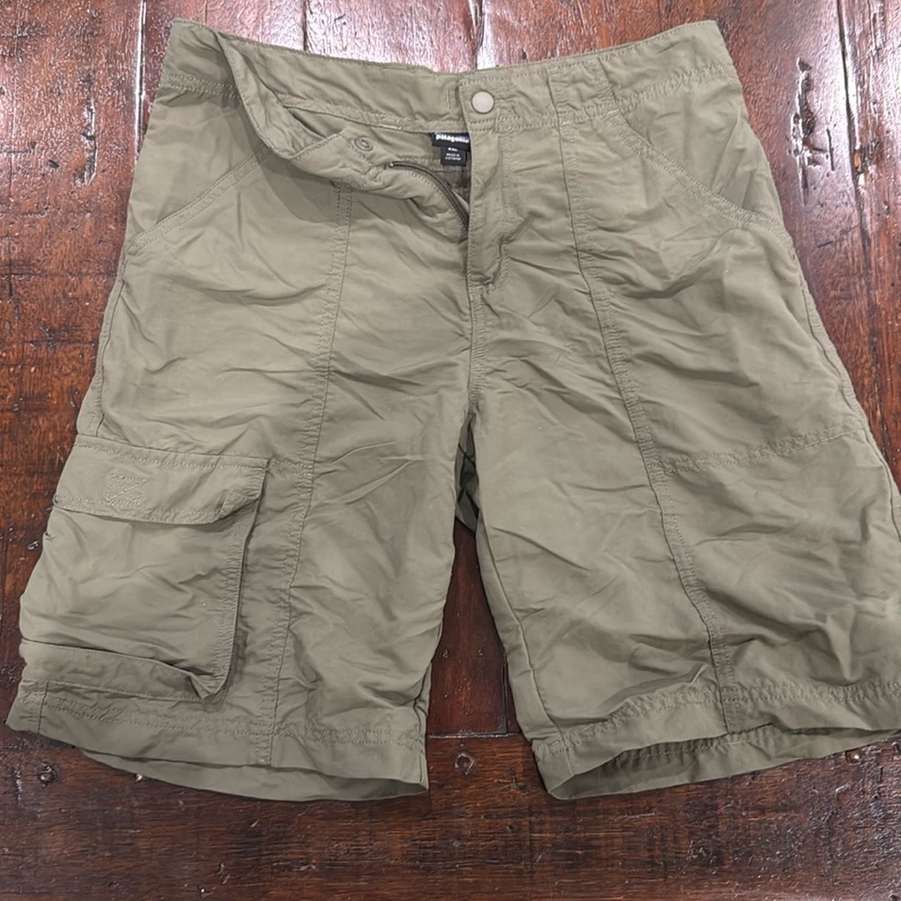 Patagonia youth XXL hiking shorts Great condition